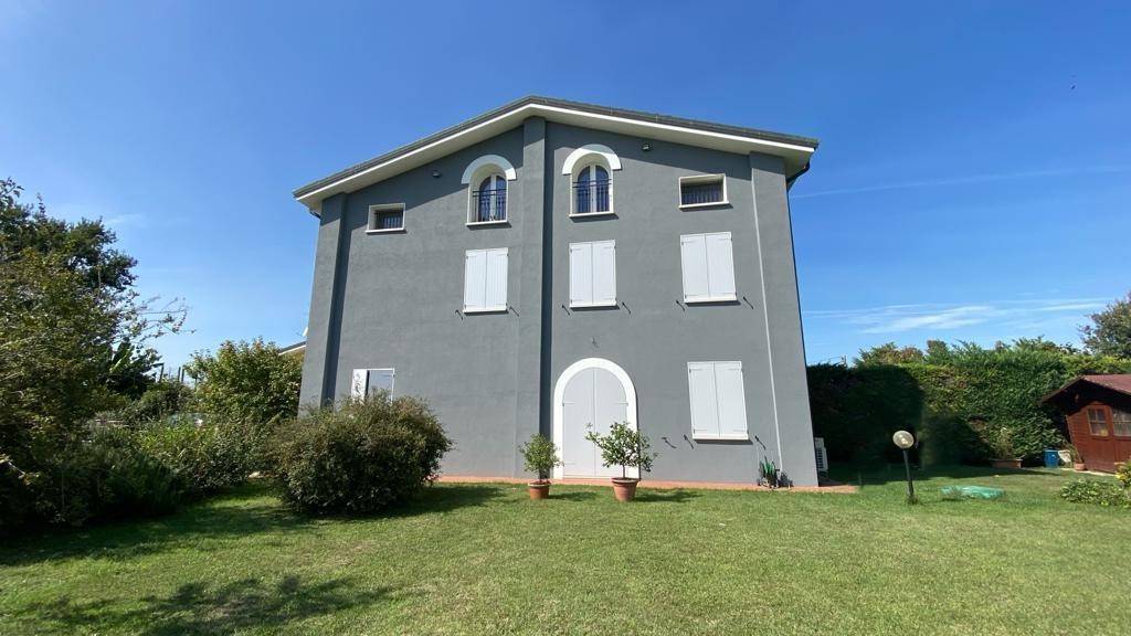 casa indipendente in vendita a Porto Mantovano