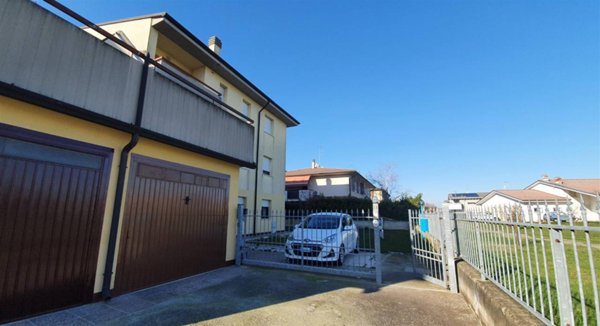 appartamento in vendita a Porto Mantovano in zona Bancole