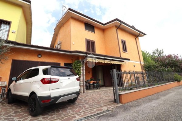 casa indipendente in vendita a Porto Mantovano