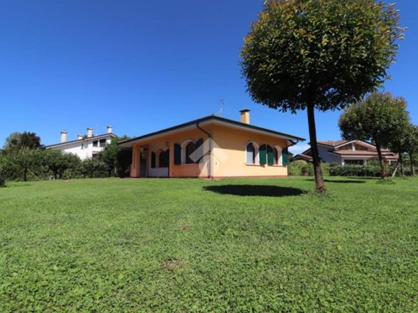 casa indipendente in vendita a Porto Mantovano