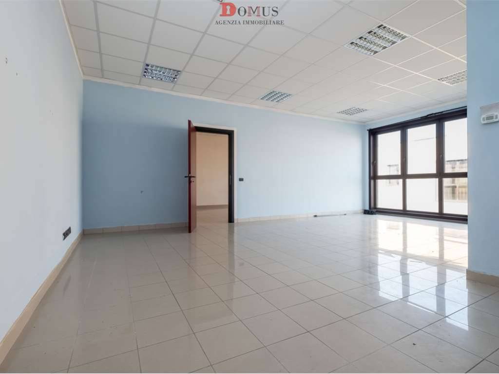 ufficio in vendita a Porto Mantovano in zona Sant'Antonio