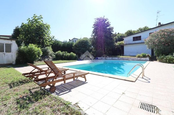 casa indipendente in vendita a Porto Mantovano in zona Sant'Antonio