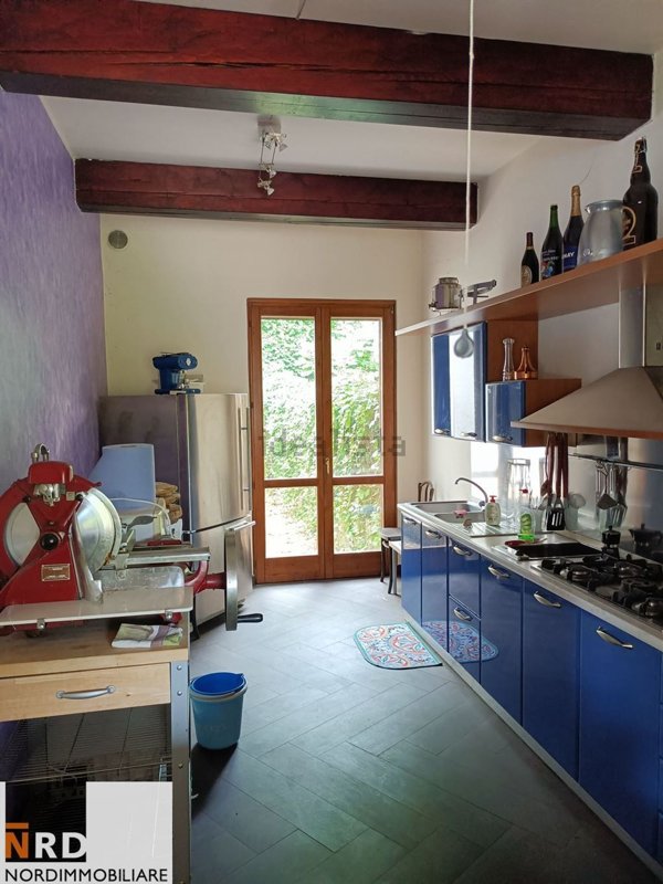 casa indipendente in vendita a Porto Mantovano in zona Sant'Antonio