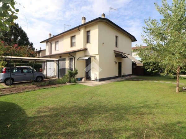 appartamento in vendita a Porto Mantovano in zona Sant'Antonio