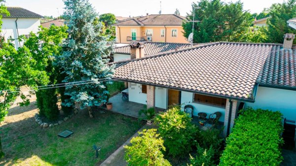 casa indipendente in vendita a Porto Mantovano