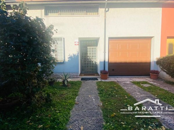 casa indipendente in vendita a Porto Mantovano in zona Sant'Antonio