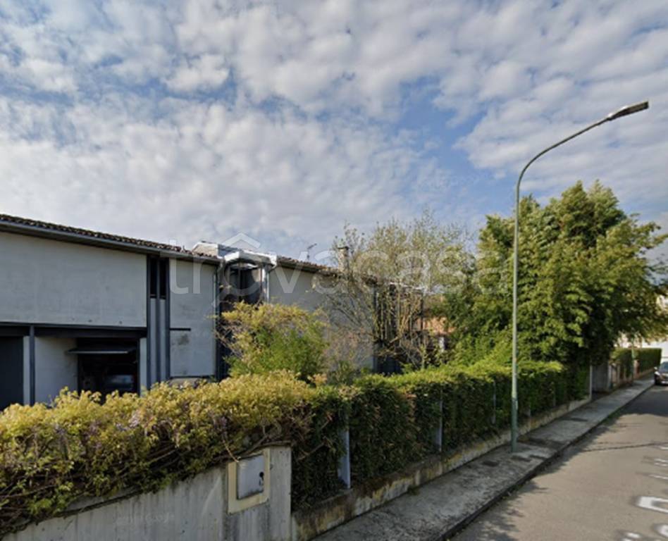 villa in vendita a Porto Mantovano in zona Sant'Antonio
