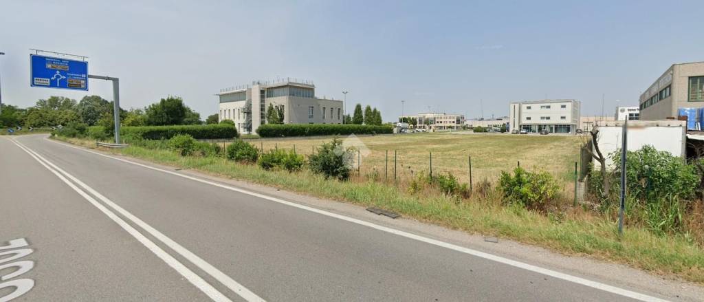 terreno edificabile in vendita a Porto Mantovano