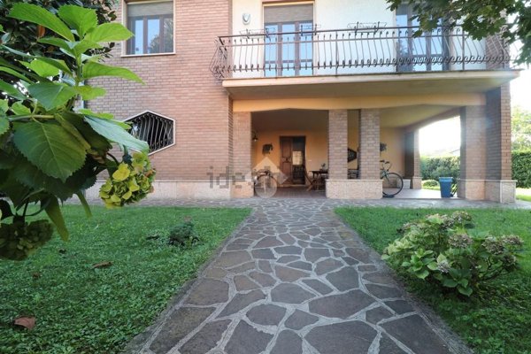 casa indipendente in vendita a Porto Mantovano