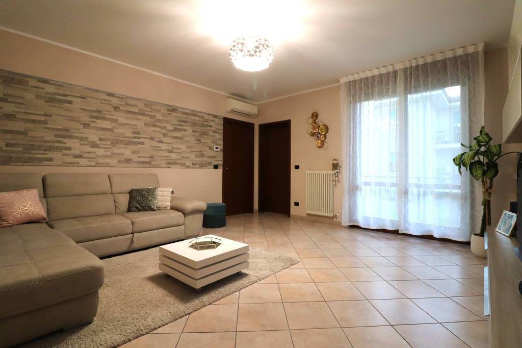 appartamento in vendita a Porto Mantovano in zona Sant'Antonio