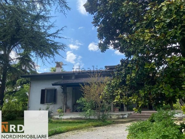 casa indipendente in vendita a Porto Mantovano in zona Bancole