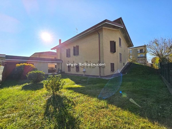 casa indipendente in vendita a Porto Mantovano in zona Bancole