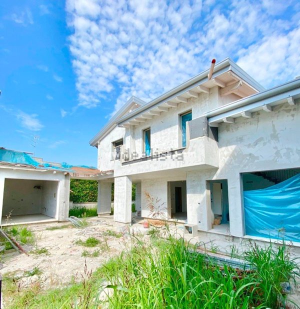casa indipendente in vendita a Porto Mantovano