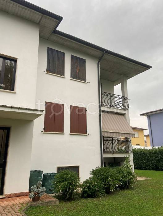 appartamento in vendita a Porto Mantovano in zona Sant'Antonio