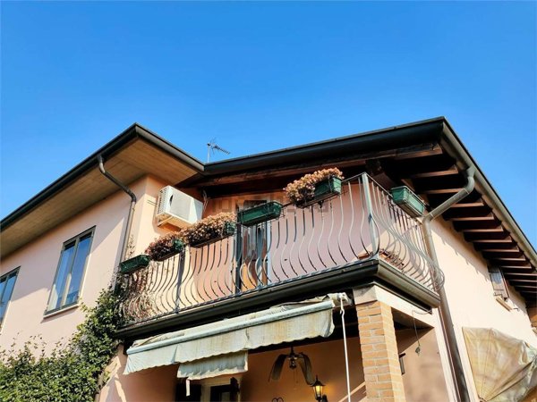 casa indipendente in vendita a Porto Mantovano