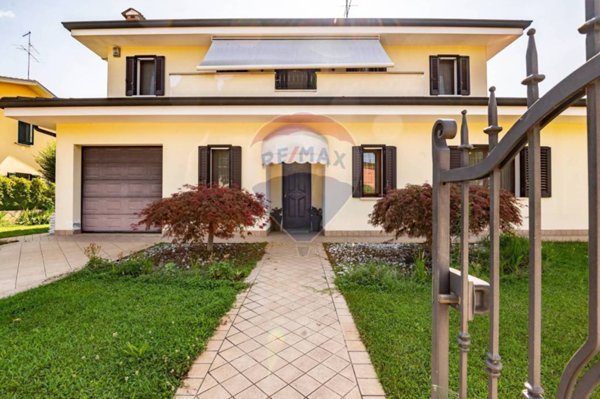 casa indipendente in vendita a Porto Mantovano