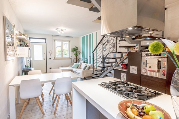 casa indipendente in vendita a Porto Mantovano