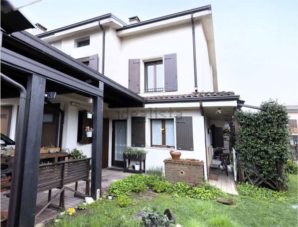 casa indipendente in vendita a Porto Mantovano