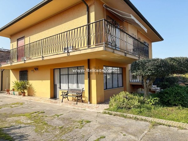 casa indipendente in vendita a Porto Mantovano
