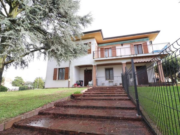 appartamento in vendita a Porto Mantovano in zona Sant'Antonio