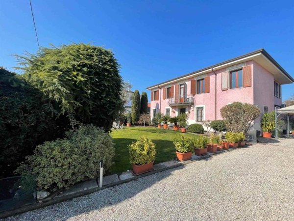 casa indipendente in vendita a Porto Mantovano in zona Bancole