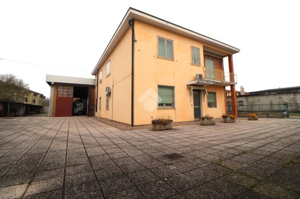 casa indipendente in vendita a Porto Mantovano