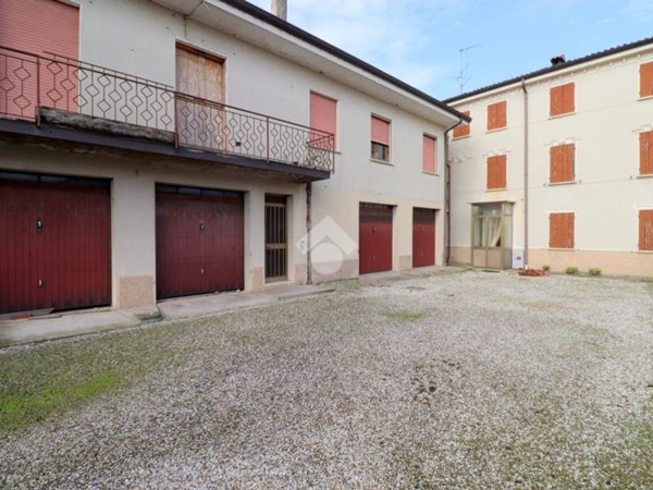 casa indipendente in vendita a Porto Mantovano in zona Soave