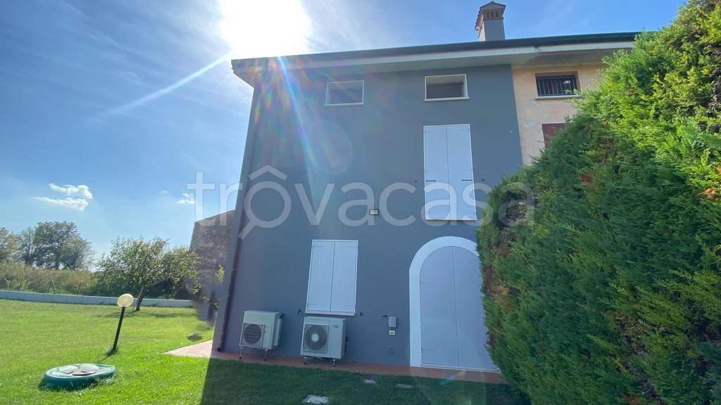 casa indipendente in vendita a Porto Mantovano