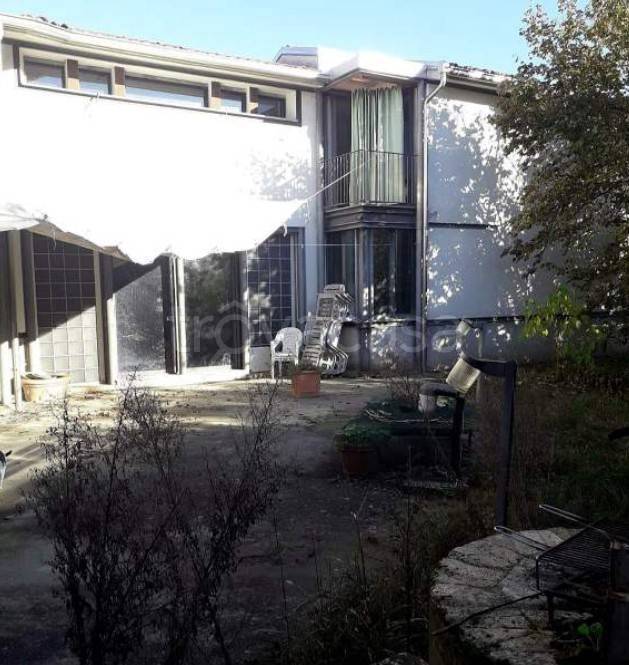 casa indipendente in vendita a Porto Mantovano in zona Sant'Antonio