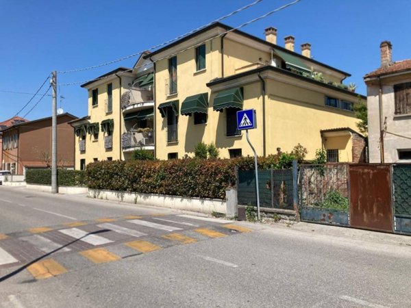 appartamento in vendita a Porto Mantovano in zona Sant'Antonio