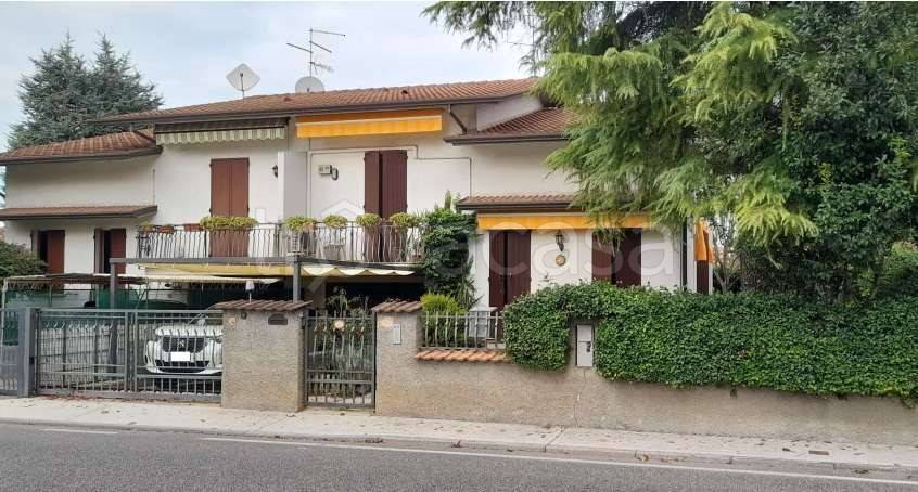 casa indipendente in vendita a Porto Mantovano in zona Sant'Antonio
