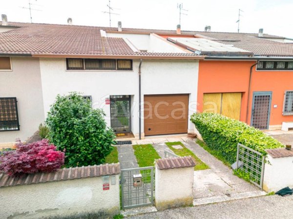 casa indipendente in vendita a Porto Mantovano in zona Sant'Antonio