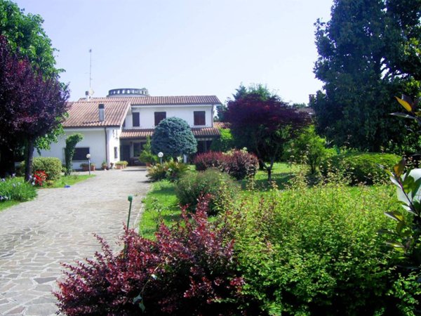 casa indipendente in vendita a Porto Mantovano in zona Sant'Antonio