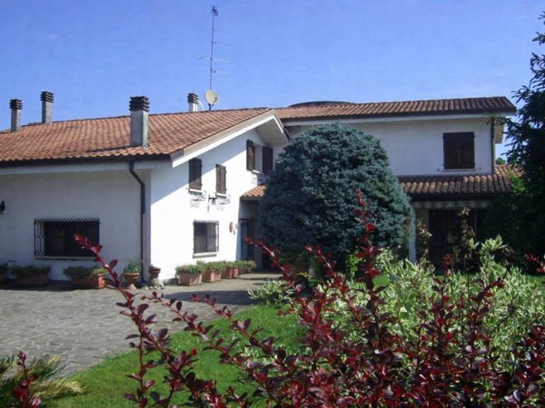 casa indipendente in vendita a Porto Mantovano in zona Sant'Antonio