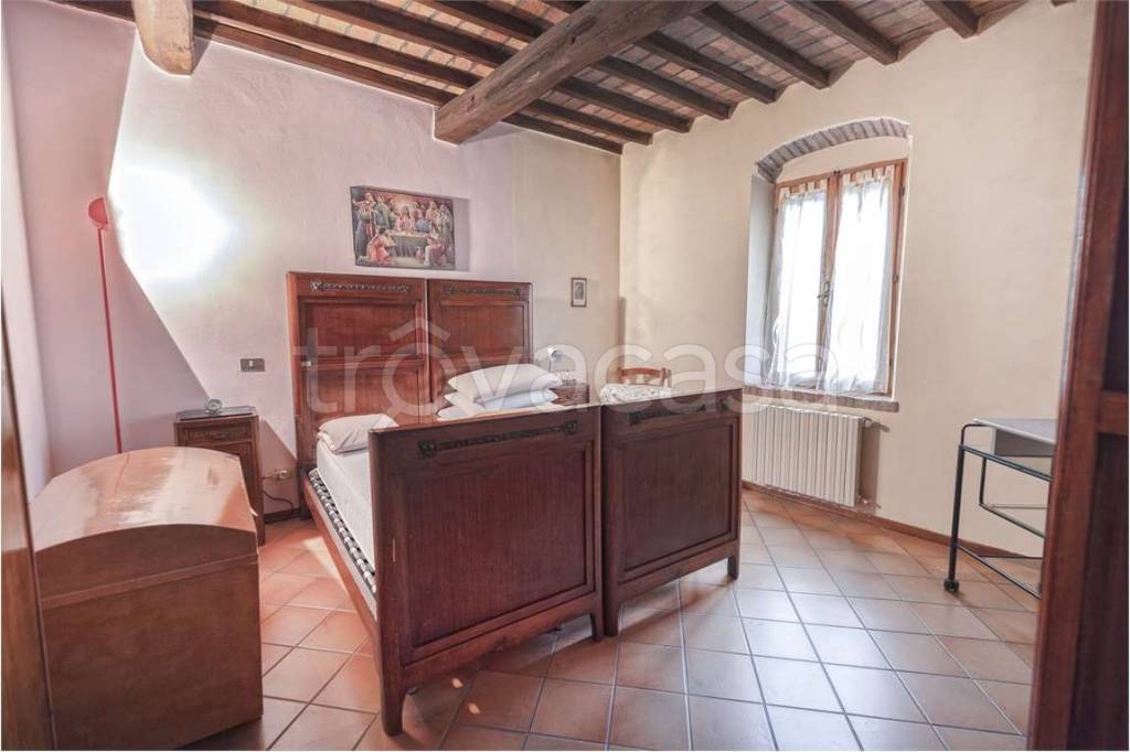 casa indipendente in vendita a Porto Mantovano in zona Soave