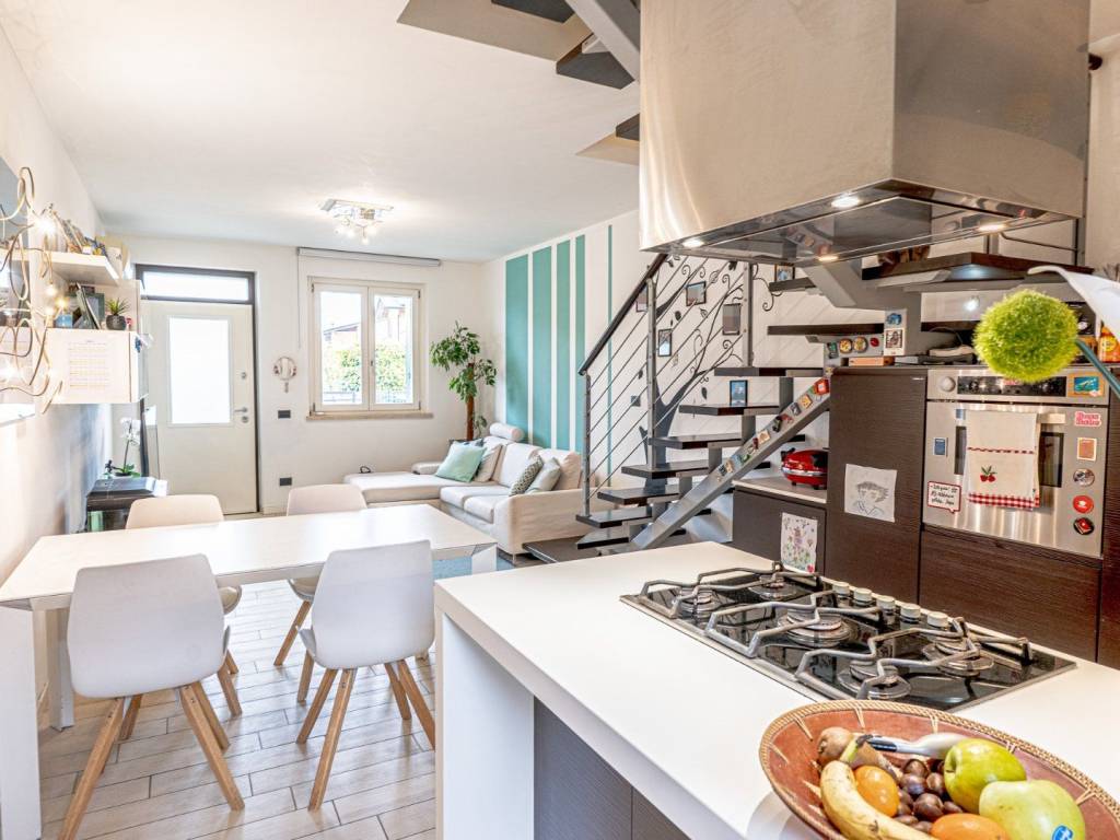 casa indipendente in vendita a Porto Mantovano