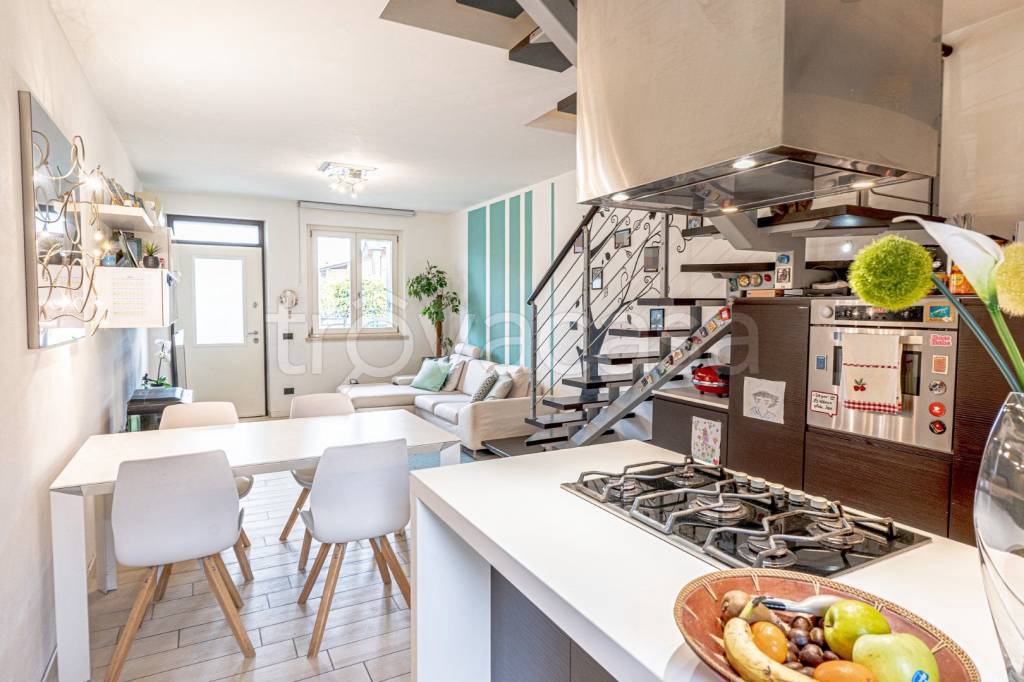 casa indipendente in vendita a Porto Mantovano