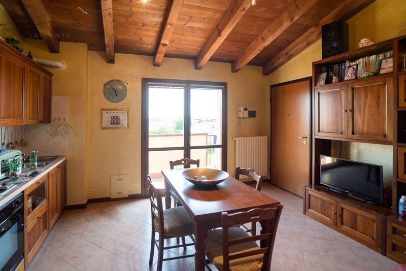 appartamento in vendita a Porto Mantovano in zona Sant'Antonio