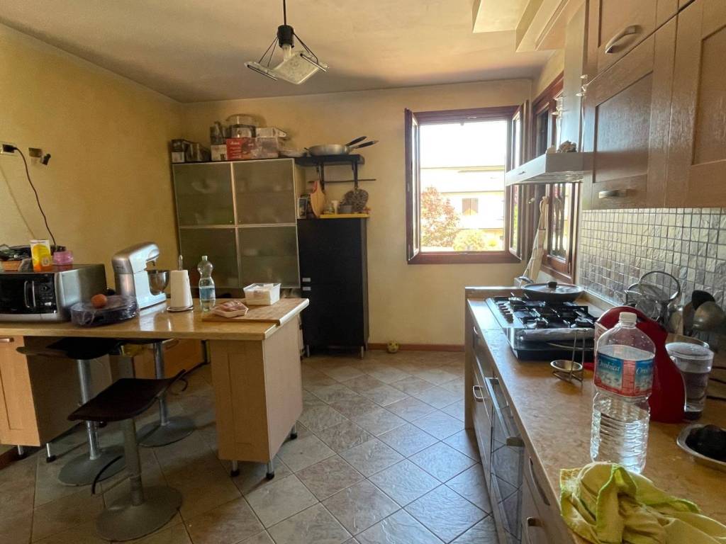 casa indipendente in vendita a Porto Mantovano