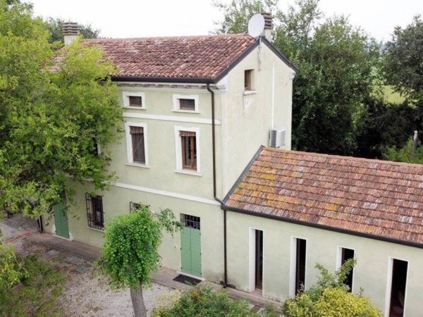 casa indipendente in vendita a Porto Mantovano