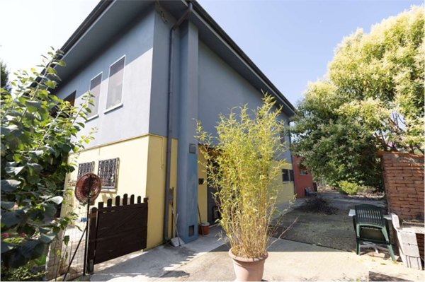 casa indipendente in vendita a Porto Mantovano