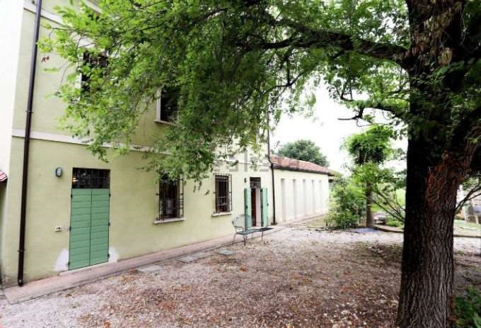 casa indipendente in vendita a Porto Mantovano in zona Soave