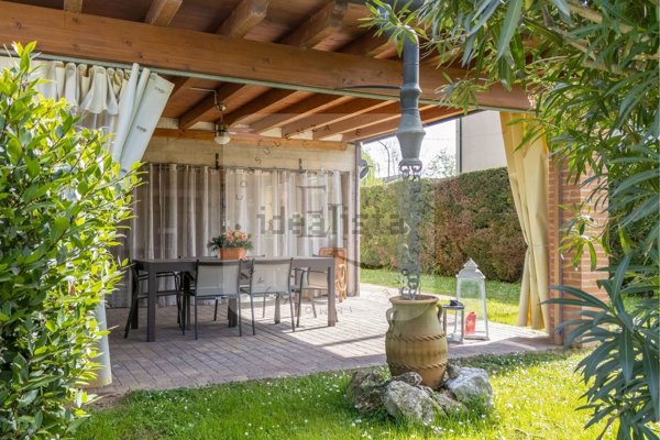 casa indipendente in vendita a Porto Mantovano