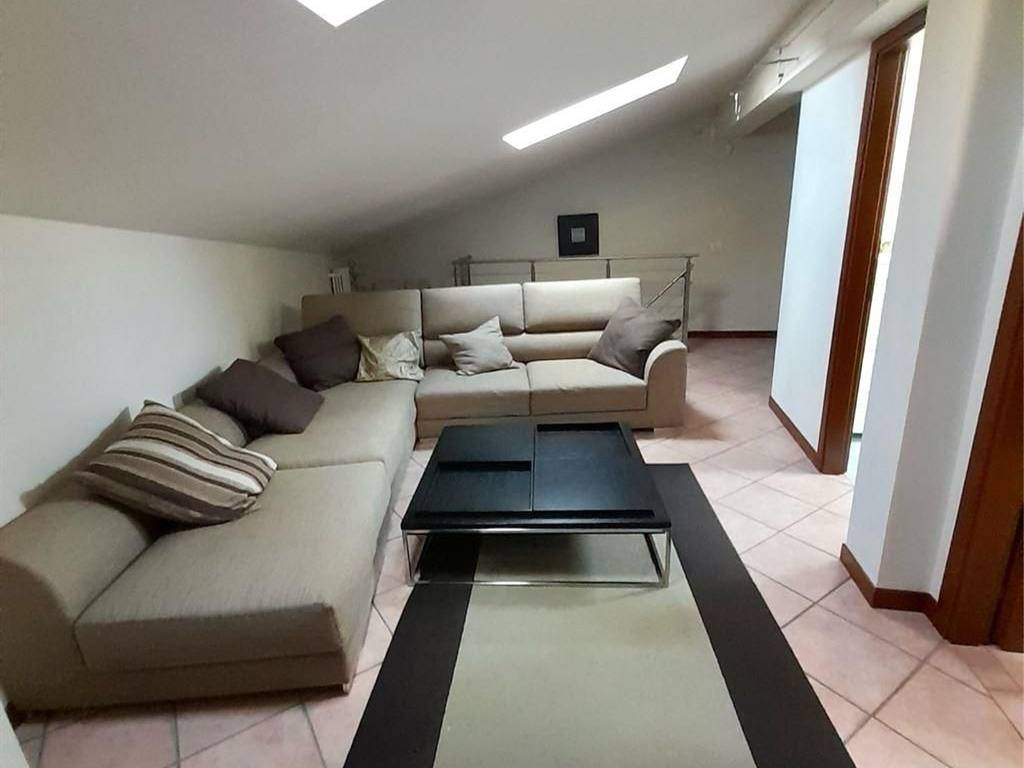 appartamento in vendita a Porto Mantovano in zona Spinosa