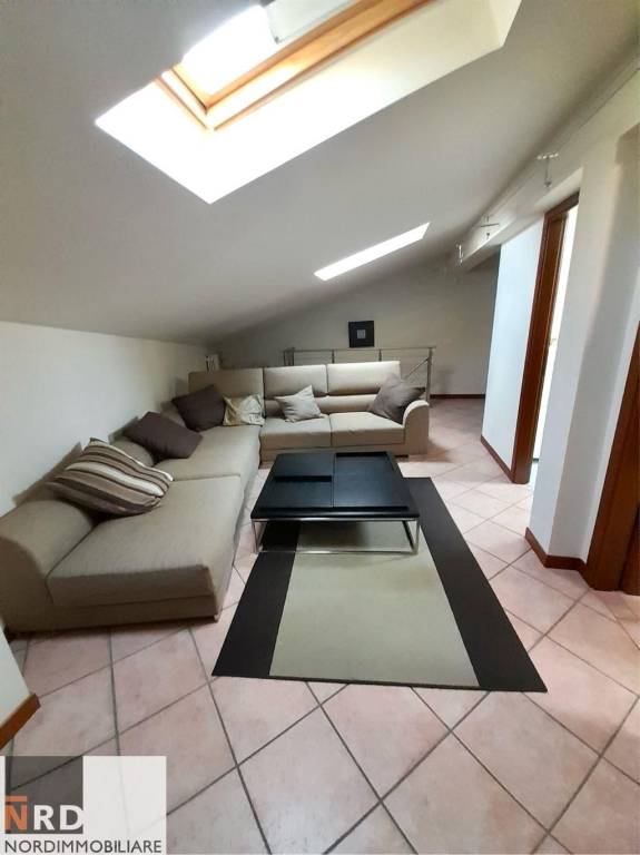 appartamento in vendita a Porto Mantovano in zona Spinosa