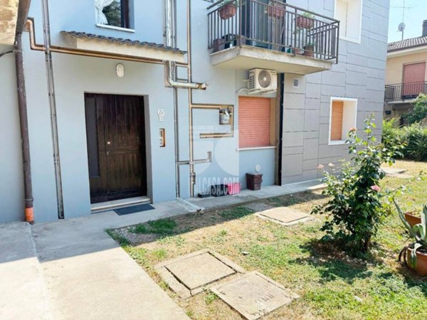 appartamento in vendita a Porto Mantovano in zona Sant'Antonio