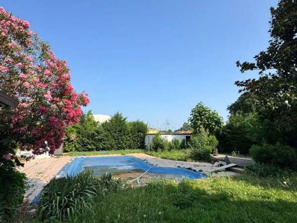casa indipendente in vendita a Porto Mantovano in zona Sant'Antonio