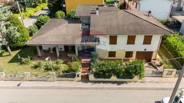 casa indipendente in vendita a Porto Mantovano in zona Sant'Antonio