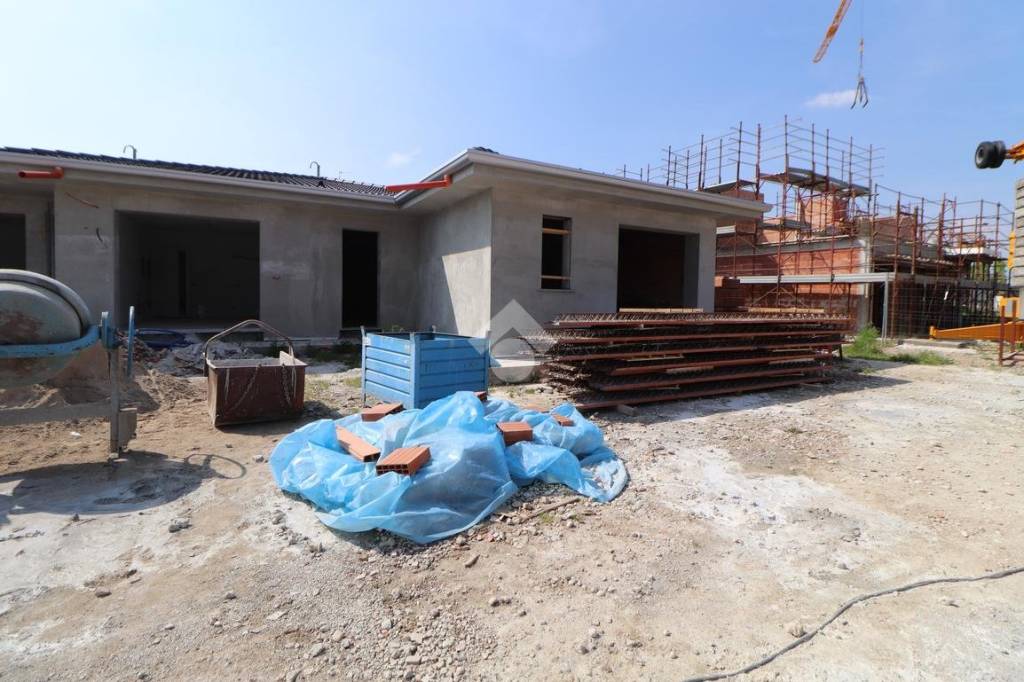 casa indipendente in vendita a Porto Mantovano in zona Sant'Antonio