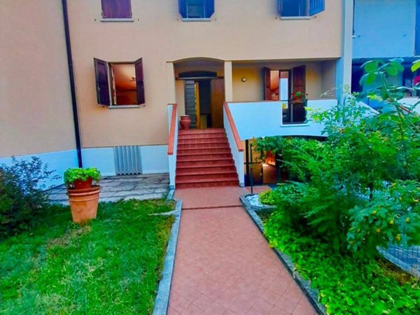 casa indipendente in vendita a Porto Mantovano in zona Sant'Antonio